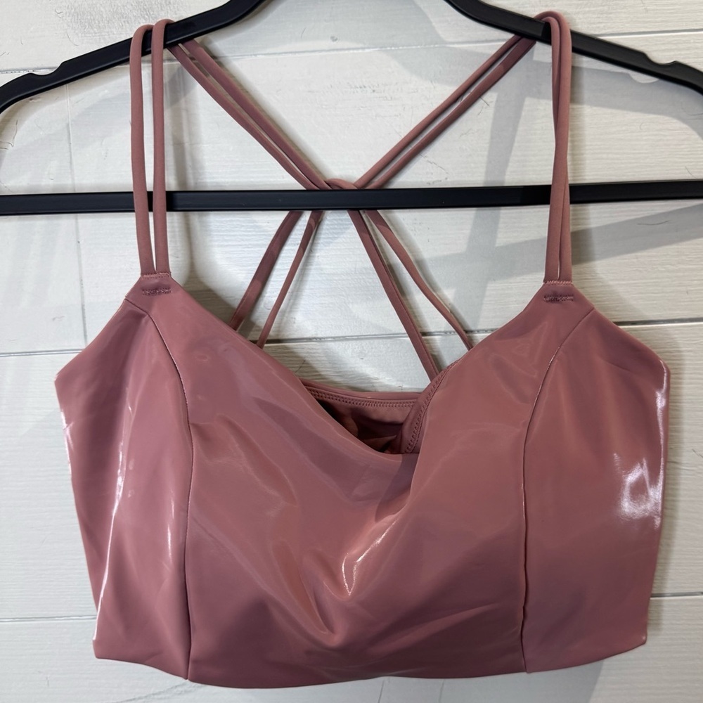 Victoria’s Secret VSX Elevate™ Liquid Shine Stretch-Comfort Sports Bra